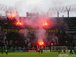 Dampak Teror Bom, Persebaya Vs Persib Resmi Ditunda