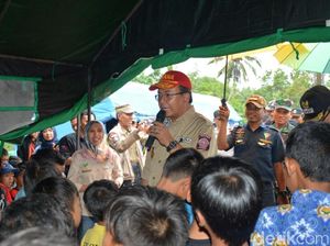 Korban Gempa Lebak Banten di Sukabumi Terserang Diare Korban Gempa Lebak Banten di Sukabumi Terserang Diare