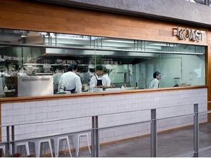 Ada Iced Espresso Latte Enak di Kafe yang Simpel dan Cozy Ini Ada Iced Espresso Latte Enak di Kafe yang Simpel dan Cozy Ini