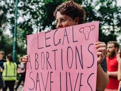 Desakan Agar Rumah Sakit Umum Australia Lakukan Aborsi