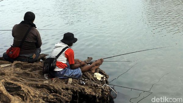 Menghabiskan Sore di Danau Sunter