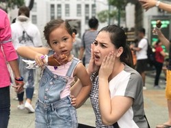 Cerita Mona Ratuliu Soal Aturan Pemakaian Gadget Anak-anaknya