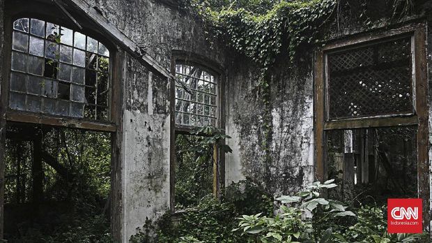 Selain ala Prancis, bangunan Rumah Cimanggis juga dipengaruhi gaya arsitektur Inggris. Bangunan ini didirikan pada 1775 sebagai tempat peristirahatan dan 'penghubung' Batavia dengan Bogor. CNN Indonesia/Andry Novelino