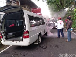 Ambulans Kosong Tak Bawa Pasien, Kok Membunyikan Sirine?