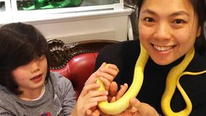 Foto: Nyeruput Kopi Bareng Ular di Tokyo, Mau?