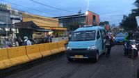 Foto: Sopir Angkot kembali Narik di Jalan Jatibaru