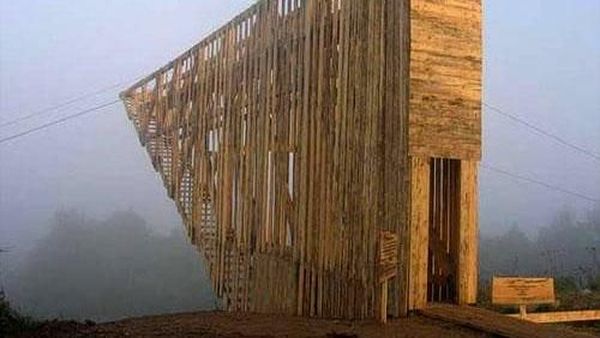 Aneh Banget! Jembatan di Rusia Cuma Sepotong