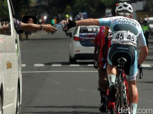 PUPR Kaji Usulan Anies soal Road Bike Masuk Tol