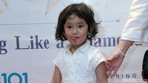 Pose Bilqis Khumairah Razak, Putri Ayu Ting Ting