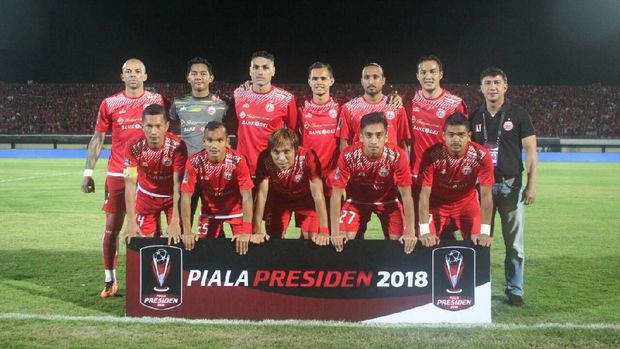Pelatih Persija lebih memilih duet Ivan Carlos dan Bambang Pamungkas di babak pertama.
