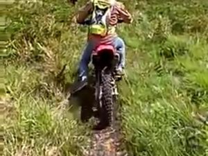 Viral Motor Trail Langgar Larangan Melintas di Bukit Teletubbies
