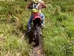 Viral Motor Trail Langgar Larangan Melintas di Bukit Teletubbies