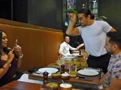 Pasangan Ini Buktikan Makan di Nusr Et Steakhouse Turki Jauh Lebih Murah