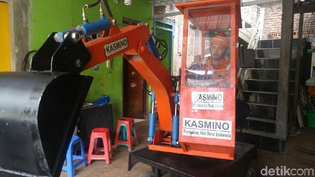 Ini Penampakan Eskavator Mini Buatan Kasmin di Semarang