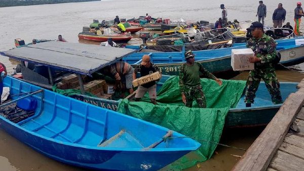 Dansatgaskes TNI Pimpin Pendistribusian Logistik Warga Asmat