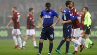 Dan akhirnya tidak ada gol tambahan tercipta sampai akhir pertandingan. Milan menang 2-1 atas Lazio di pekan ke-22. (Foto: Alessandro Garofalo/Reuters)
