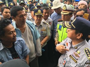 Demo Minta Jl Jatibaru Dibuka, Sopir Angkot Dialog dengan Kadishub