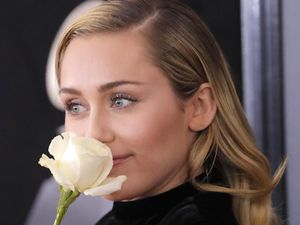 Arti Mawar Putih di Red Carpet Grammy Awards 2018