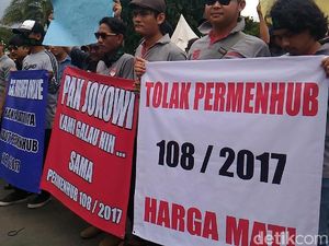 Aturan Taksi Online Dicabut Bisa Rugikan Pengemudi dan Konsumen