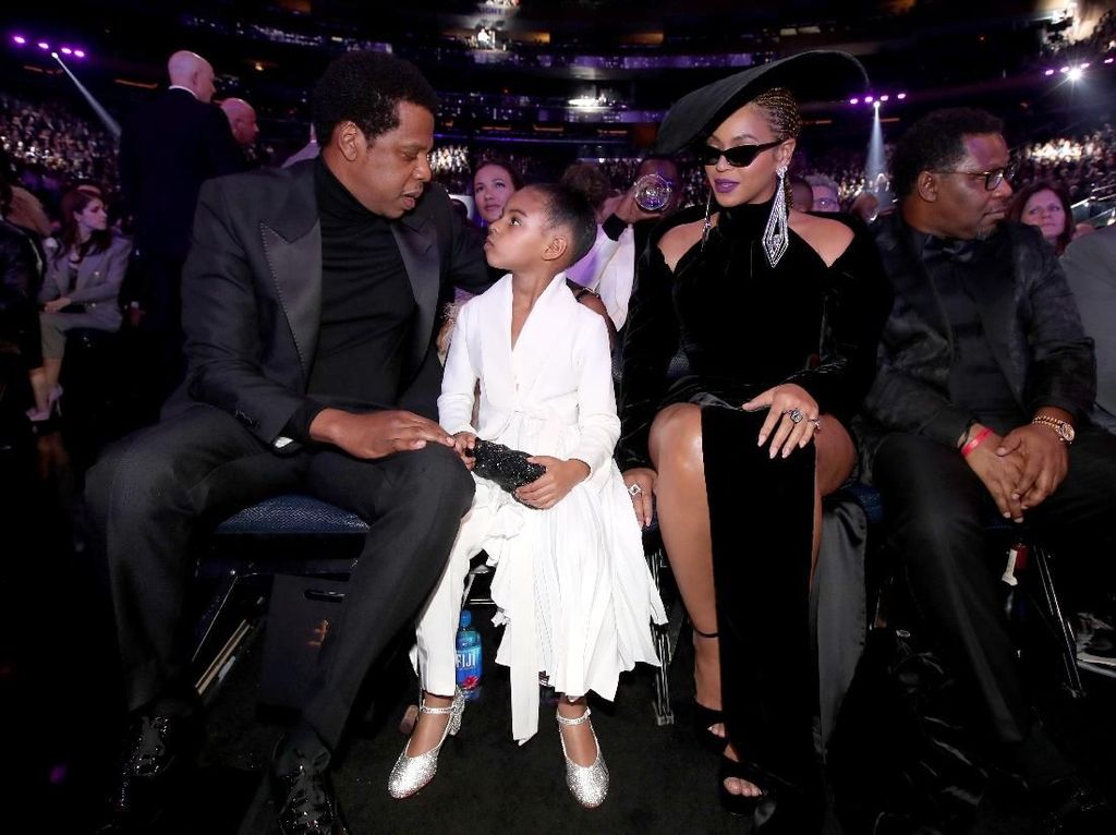 Aksi Lucu Blue Ivy Minta Jay-Z dan Beyonce Diam di Grammy 2018 Aksi Lucu Blue Ivy Minta Jay-Z dan Beyonce Diam di Grammy 2018