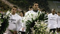 Skandal pengaturan skor yang dikenal dengan Calciopoli menyeret Juventus pada musim 2005/2006. Akibat skandal ini Juventus yang Scudetto diakhir musim gelarnya harus dicabut dan dihukum degradasi ke Serie B (Foto: Newpress/Getty Images)