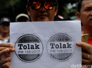 Aliando Lakukan Aksi Tolak Permenhub 108