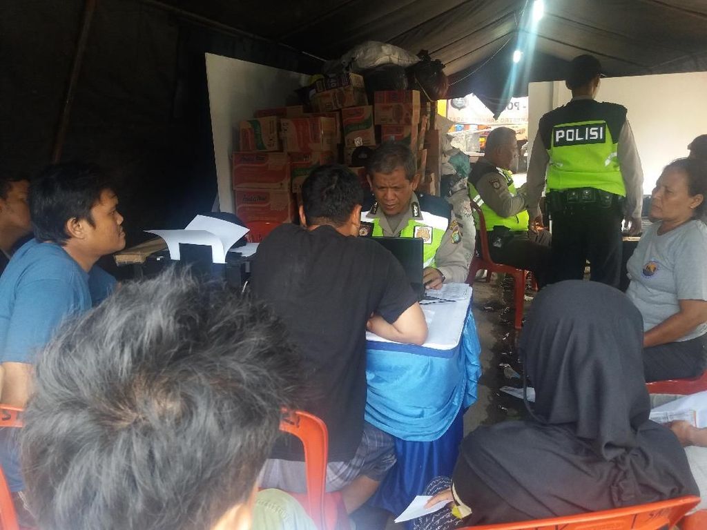 Korban Kebakaran Tamansari Laporkan Kehilangan Surat Berharga Korban Kebakaran Tamansari Laporkan Kehilangan Surat Berharga