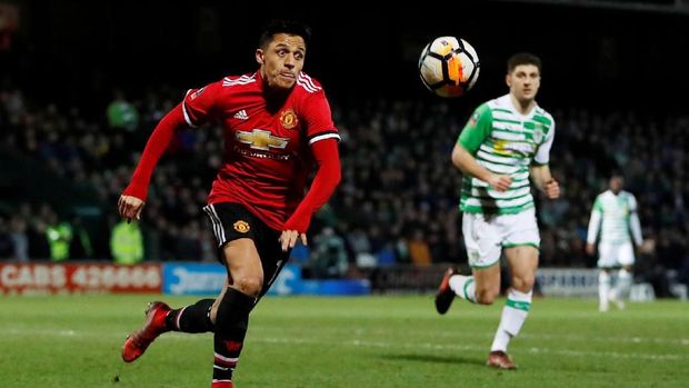 Alexis Sanchez menjalani debut bersama MU pada laga babak keempat Piala FA melawan Yeovil Town, Sabtu (27/1). (