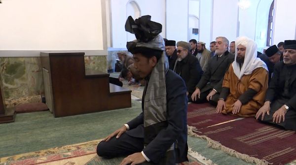 Potret Jokowi Jadi Imam Salat Presiden Ghani dan Ulama Afghanistan