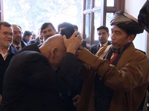 Diplomasi Peci Jokowi dan Ashraf Ghani di Afghanistan