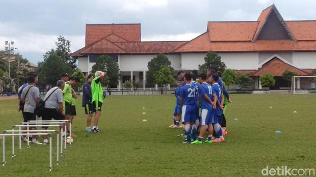 Persib Latihan Lagi, Empat Pemain Absen karena Cedera