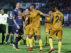 Imbang Lawan Bhayangkara FC, Arema Lolos ke Babak 8 Besar