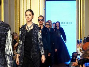 Pertama Kali, Desainer Indonesia Diundang ke Paris Fashion Show