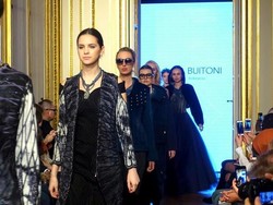Pertama Kali, Desainer Indonesia Diundang ke Paris Fashion Show
