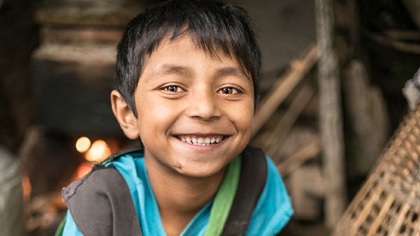 Potret Kesederhanaan Anak-anak Nepal yang Penuh Kebahagiaan