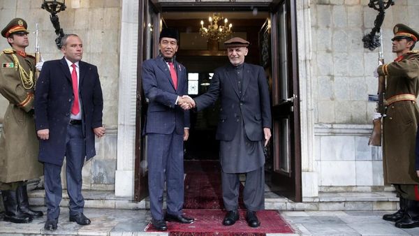 Foto: Melihat Lagi Penyambutan Jokowi di Afghanistan