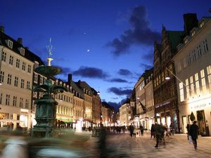 Di 10 Jalan Ini Mobil Enggak Boleh Lewat