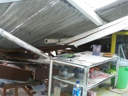 Atap Kantin SMKN 3 Tangerang Roboh, 5 Siswa Luka Dilarikan ke RS