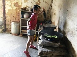 Kisah Haru Gadis 10 Tahun yang Urus 2 Adik Setelah Ibunya Kabur