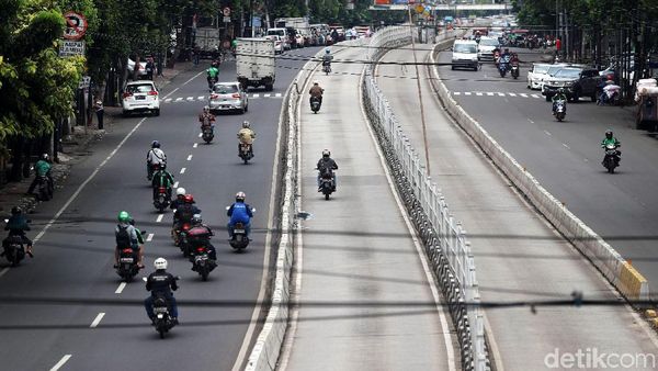 Ini Jalan Warung Jati Barat yang Bakal Tinggal Kenangan