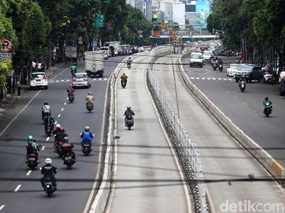 Ini Jalan Warung Jati Barat yang Bakal Tinggal Kenangan