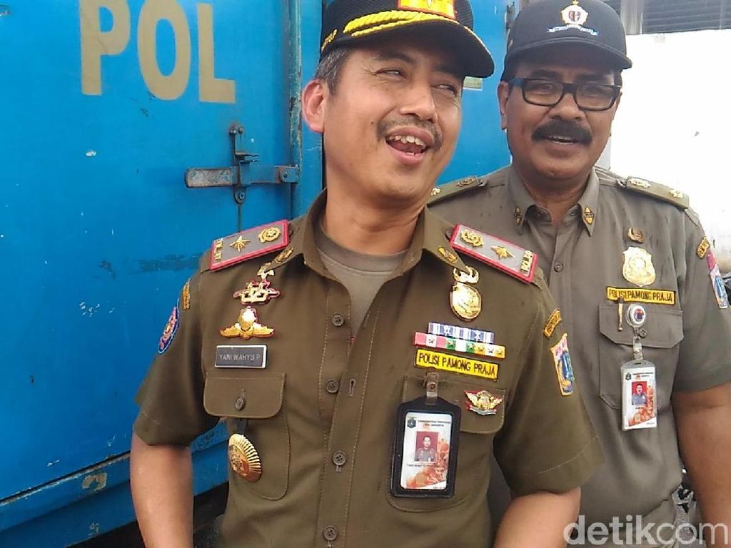 Kasatpol DKI Selidiki Video Penggusuran PAUD Saat Jam Belajar Kasatpol DKI Selidiki Video Penggusuran PAUD Saat Jam Belajar