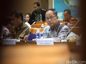 Menristek Dikti Raker dengan Komisi VII DPR
