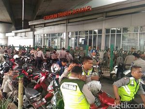 Pascademo Sopir Angkot, 120 Polisi Siaga di Tanah Abang