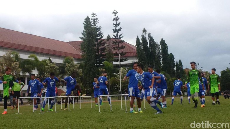 Persib Rencanakan Tiga Laga Uji Coba, Dimulai Akhir Pekan Ini Persib Rencanakan Tiga Laga Uji Coba, Dimulai Akhir Pekan Ini