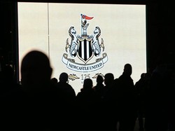 Wow! Newcastle Incar 4 Pemain MU Sekaligus