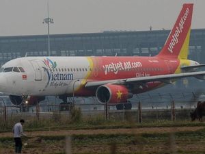 Model Berbikini di Pesawat Pemain Timnas U-23 Vietnam Bikin Heboh