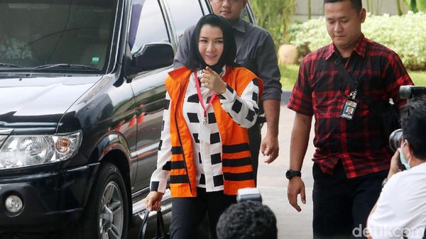 Bupati Cantik Rita Kembali Diperiksa KPK