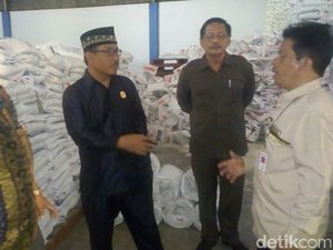 DPRD Lamongan Tolak Beras Impor DPRD Lamongan Tolak Beras Impor
