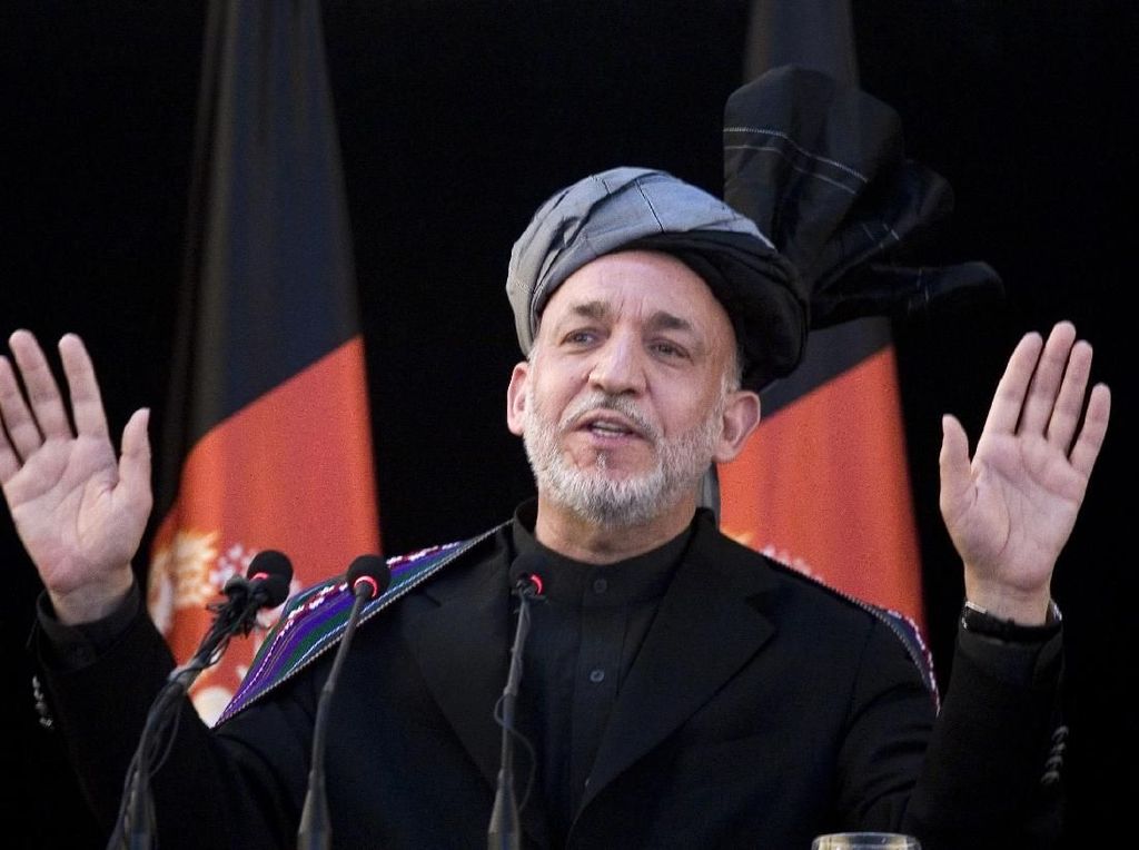 Mantan Presiden Hamid Karzai Berpeluang Masuk Pemerintahan Taliban